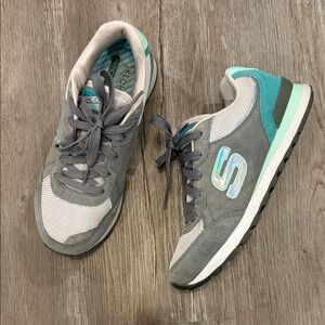 Skechers Women's Gray and Teal Athletic Sneakers